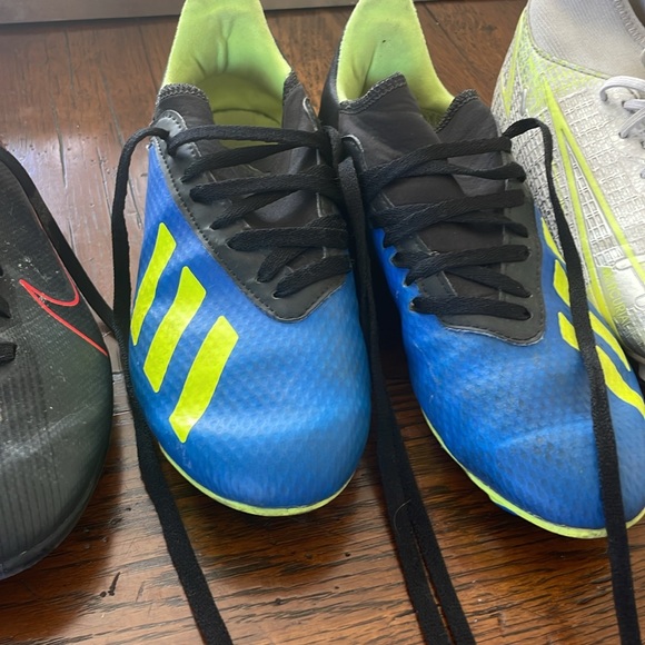 Bundle of Boys Soccer Cleats - Picture 3 of 4